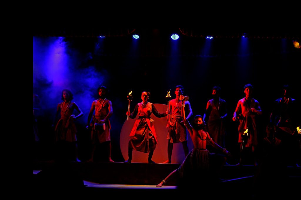 ರಂಗದಲ್ಲಿ ಭರವಸೆಯ ಬೆಳಕು ಮೂಡಿಸಿದ ಶೂದ್ರಶಿವ – ನಾಟಕ ವಿಮರ್ಶೆ – ಸಾಧು ಪೂಜಾರಿ