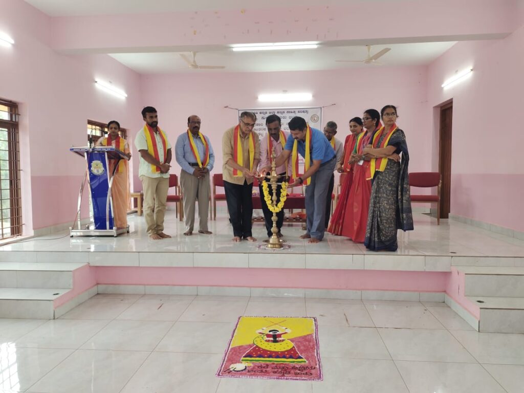 ಕನ್ನಡ ಸಾಹಿತ್ಯ ಪರಿಷತ್ತು ಸಂಸ್ಥಾಪನಾ ದಿನಾಚರಣೆ ಮತ್ತು ‘ಅಮರ ಸುಳ್ಯದ ಕ್ರಾಂತಿ 1837’ ನಾಟಕ ಕೃತಿ ಬಿಡುಗಡೆ – ಸುಳ್ಯ ತಾಲೂಕು ಘಟಕ