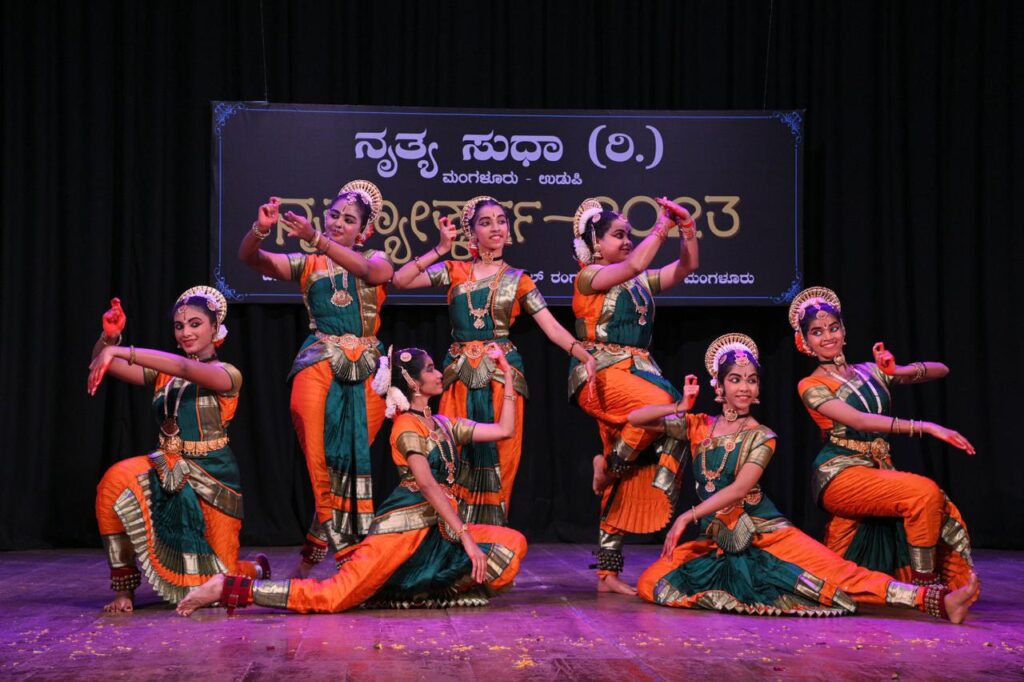 ‘ನೃತ್ಯೋತ್ಕರ್ಷ’ದಲ್ಲಿ ‘ನೃತ್ಯ ಸುಧಾ ಕುಸುಮ ಪ್ರಶಸ್ತಿ’ ಪ್ರದಾನ