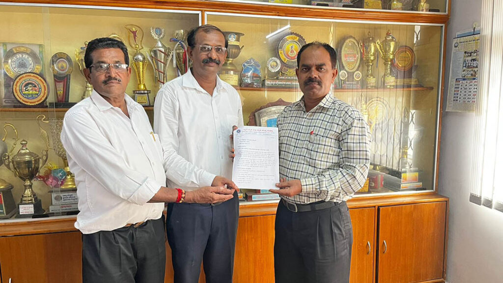 ದ.ಕ.ಜಿಲ್ಲೆಯ ಶಾಲೆಗಳಲ್ಲಿ ಸಾಹಿತ್ಯ ಪ್ರೇರಣಾ ಕಾರ್ಯಕ್ರಮಗಳನ್ನು ಆಯೋಜಿಸುವ ಬಗ್ಗೆ ಮನವಿ ಸಲ್ಲಿಕೆ