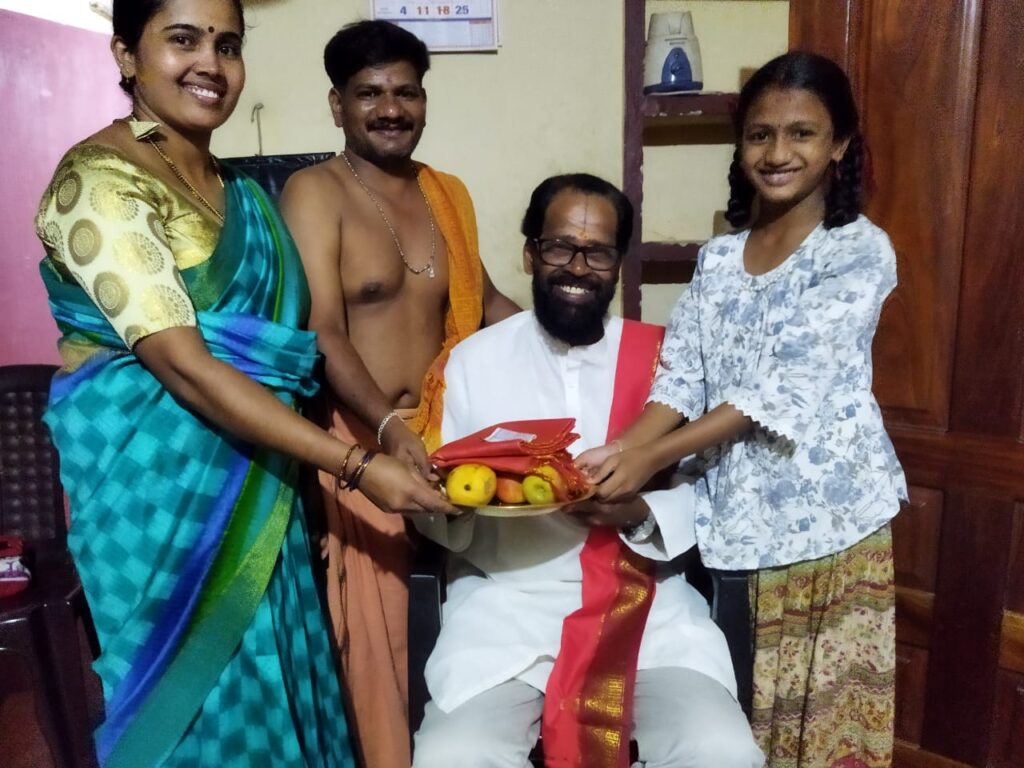 ಕಾಸರಗೋಡಿನಲ್ಲಿ ಹರಿದಾಸ ಶ್ರೀ ಜಯಾನಂದ ಕುಮಾರ್ ಹೊಸದುರ್ಗ ಇವರ ನೇತೃತ್ವದಲ್ಲಿ ಮನೆ ಮನೆ ಭಜನೆಗೆ ಚಾಲನೆ