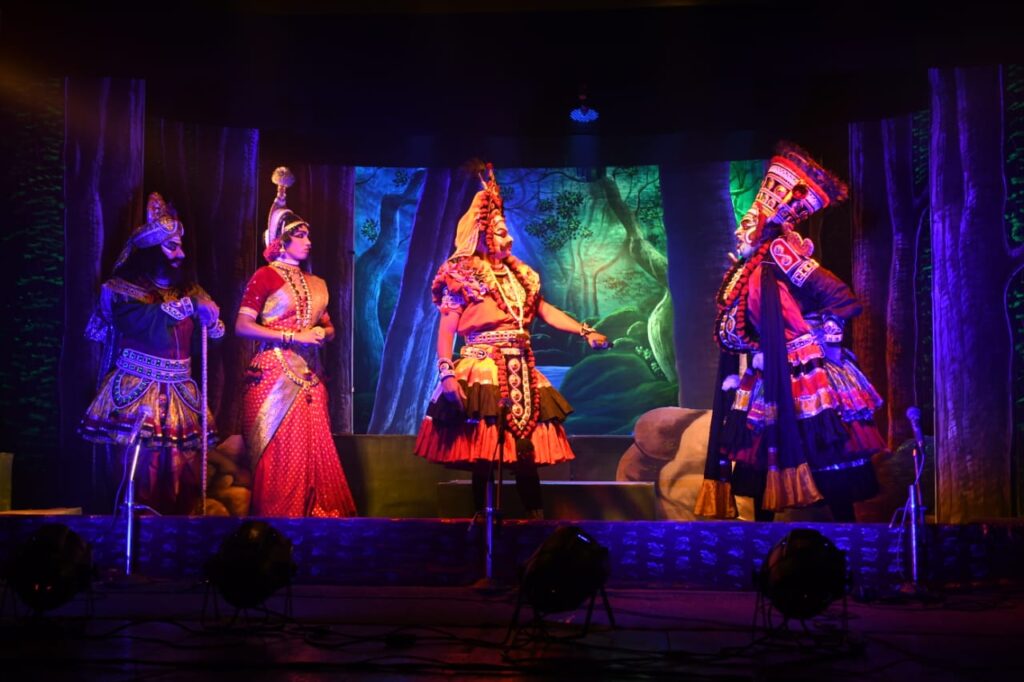 ವಿಶಿಷ್ಟ ಪರಿಕಲ್ಪನೆಯ ಸೀನ್ ಸೀನರಿಯ ಯಕ್ಷನಾಟಕ ಪ್ರದರ್ಶನ ಹಾಗೂ ಹಿರಿಯ ಕಲಾವಿದರಿಗೆ ಸನ್ಮಾನ