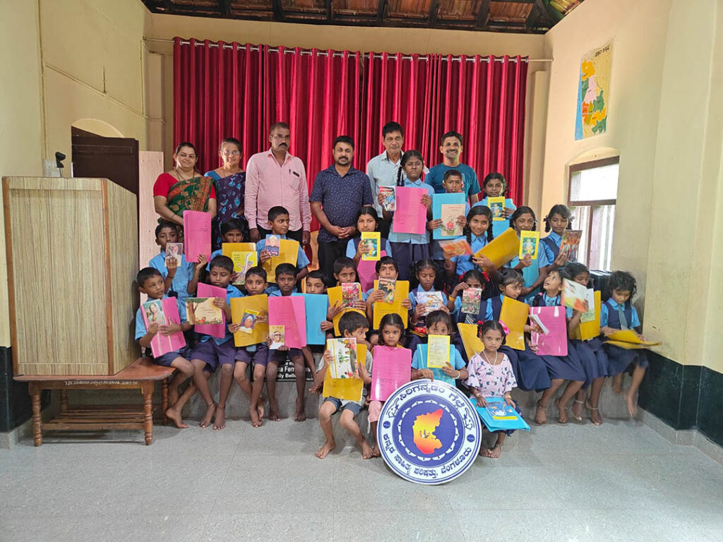 ಸಾಹಿತ್ಯ ಪರಿಷತ್ನಿಂದ ಮೂಲ್ಕಿ ತಾಲೂಕಿನ ಶಾಲಾಮಕ್ಕಳಿಗೆ ಸಾಹಿತ್ಯ ಪುಸ್ತಕ