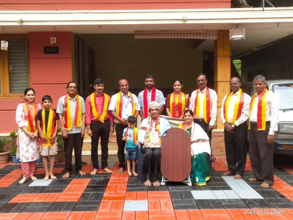 ಸುಳ್ಯ ಕಸಾಪದಿಂದ ಸಾಹಿತಿಗಳಾದ ಸುಬ್ರಾಯ ಚೊಕ್ಕಾಡಿ ಹಾಗೂ ಲಕ್ಷ್ಮೀಶ ಚೊಕ್ಕಾಡಿಯವರಿಗೆ ಸನ್ಮಾನ