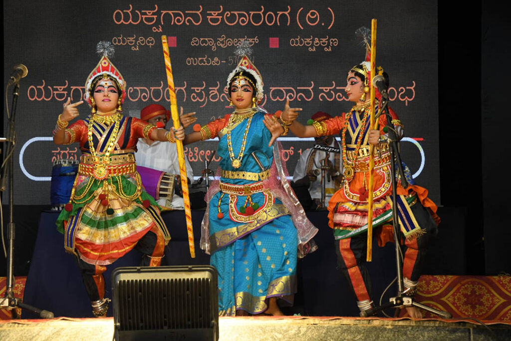 ಕಟೀಲಿನ ಸರಸ್ವತೀ ಸದನದಲ್ಲಿ ‘ಯಕ್ಷಗಾನ ಕಲಾರಂಗ’ ಪ್ರಶಸ್ತಿ ಪ್ರದಾನ