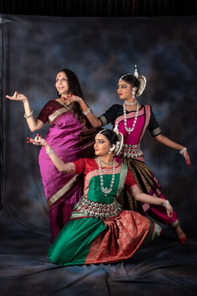 ಶ್ರೇಯಾನ್ಷಿ ದಾಸ್ ಮತ್ತು ಜಾನ್ವಿ ಮುದುಳಿ ಒಡಿಸ್ಸಿ ರಂಗಪ್ರವೇಶ