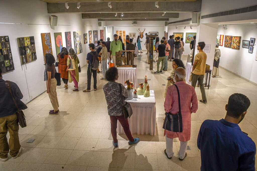 ಖ್ಯಾತ ಇತಿಹಾಸಕಾರರಾದ ರಜನಿ ಪ್ರಸನ್ನರಿಂದ ‘ಟ್ರಾನ್ಸ್ ಪೋಸಿಂಗ್ ಎಕ್ಸ್ ಪೀರಿಯೆನ್ಸ್’ ಕಲಾ ಪ್ರದರ್ಶನ ಉದ್ಘಾಟನೆ