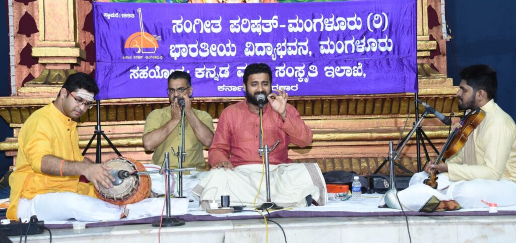 ಶಾರದಾ ವಿದ್ಯಾಲಯದ ಧ್ಯಾನ ಮಂದಿರದಲ್ಲಿ ವಿದ್ವತ್ ಪೂರ್ಣ ಸಂಗೀತ ಕಛೇರಿ