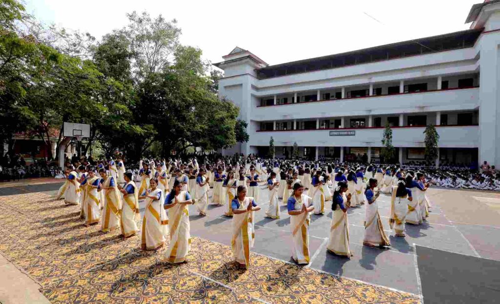 ಚಿನ್ಮಯ ವಿದ್ಯಾಲಯದಲ್ಲಿ ‘ಮೆಗಾ ತಿರುವಾದಿರ’