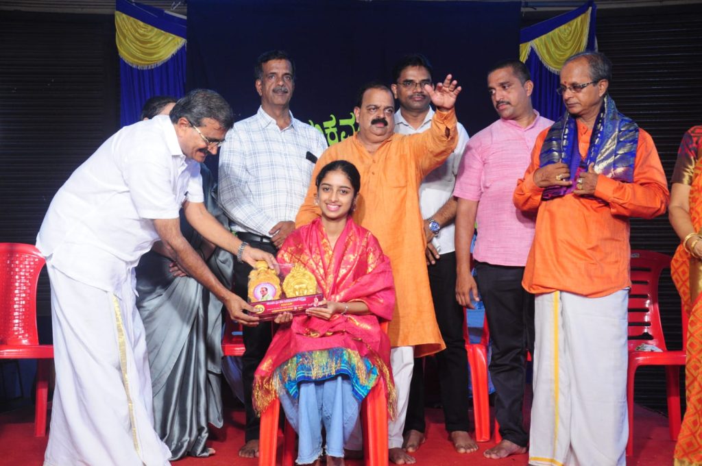 ‘ಸರಯೂ ಸಪ್ತಾಹ’ದಲ್ಲಿ ‘ಗುರುದಕ್ಷಿಣಿ’ ಯಕ್ಷಗಾನ ಬಯಲಾಟ