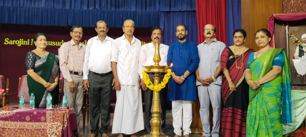 ಸರೋಜಿನಿ ಮಧುಸೂದನ ಕುಶೆ ಶಾಲೆಯಲ್ಲಿ `ಸಾಹಿತ್ಯ ಅಭಿರುಚಿ’ ಕಾರ್ಯಕ್ರಮ