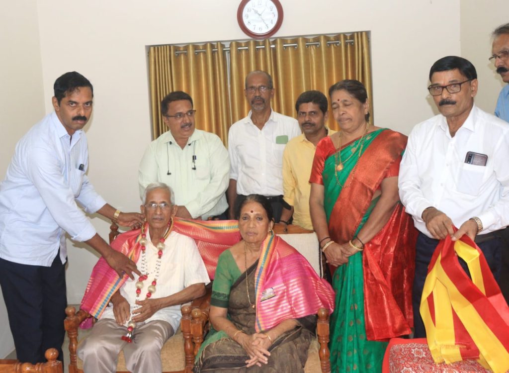 ಕಾಸರಗೋಡಿನಲ್ಲಿ ‘ಗುರುನಮನ’ ಹಾಗೂ ‘ಕನ್ನಡ ಭವನ ಅಭಿನಂದನಾ ಪ್ರಶಸ್ತಿ’ ಪ್ರದಾನ