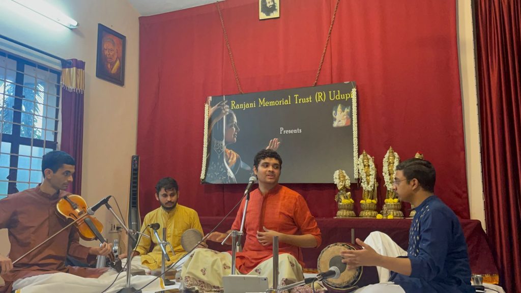 ಚೆನ್ನೈಯ ಸಿದ್ದಾರ್ಥ ಪ್ರಕಾಶ್ ಇವರ ತಂಡದವರಿಂದ ಸಂಗೀತ ಕಛೇರಿ