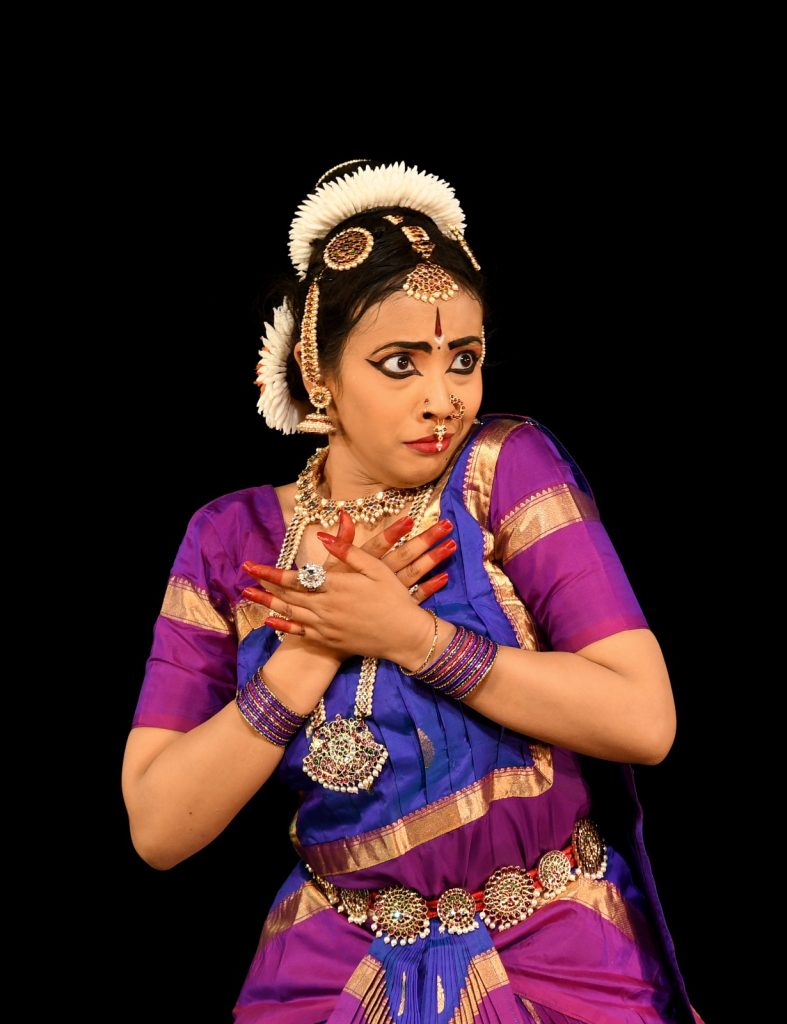 ನೃತ್ಯ ವಿಮರ್ಶೆ | ಮನಮೋಹಕ ಯೋಗಭಂಗಿಗಳಿಂದ ಕಣ್ಮನ ಸೆಳೆದ ‘ನೃತ್ಯ ದ್ಯುತಿ’