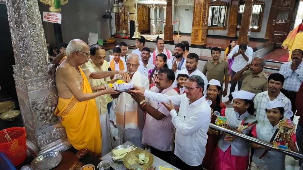 ಆನೆಗುಡ್ಡೆ ವಿನಾಯಕ ದೇಗುಲದಲ್ಲಿ ಹೂವಿನಕೋಲು ಉದ್ಘಾಟನೆ