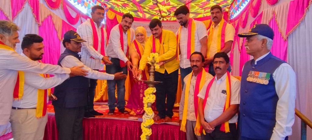 ಅರಸೀಕೆರೆಯಲ್ಲಿ ಜಿಲ್ಲಾ ಮಟ್ಟದ ಕನ್ನಡ ರಾಜ್ಯೋತ್ಸವ, ಹೋಬಳಿ ಘಟಕ ಉದ್ಘಾಟನೆ ಹಾಗೂ ಪ್ರಶಸ್ತಿ ಪ್ರದಾನ ಸಮಾರಂಭ