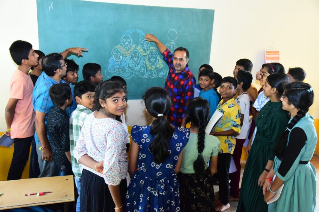 ಬದಿಯಡ್ಕದ ಶ್ರೀ ಭಾರತೀ ವಿದ್ಯಾಪೀಠದಲ್ಲಿ ವ್ಯಂಗ್ಯಚಿತ್ರ ರಚನಾ ಕಾರ್ಯಾಗಾರ