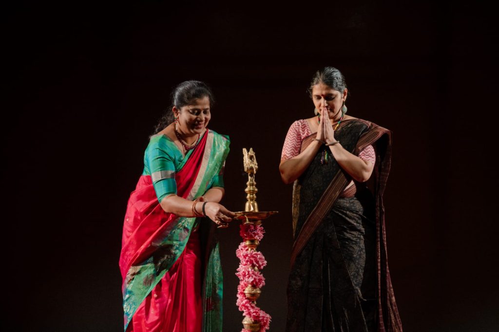 ಸಂತ ಅಲೋಶಿಯಸ್ ಕಾಲೇಜಿನ ಎಲ್.ಸಿ.ಆರ್.ಐ. ಸಭಾಂಗಣದಲ್ಲಿ ಏಕವ್ಯಕ್ತಿ ನೃತ್ಯ ಪ್ರದರ್ಶನ