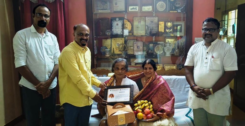 ಗುರು ನಿವಾಸದಲ್ಲಿ ಗುರು ಬನ್ನಂಜೆ ಸಂಜೀವ ಸುವರ್ಣ ದಂಪತಿಗಳಿಗೆ ಅಭಿವಂದನೆ