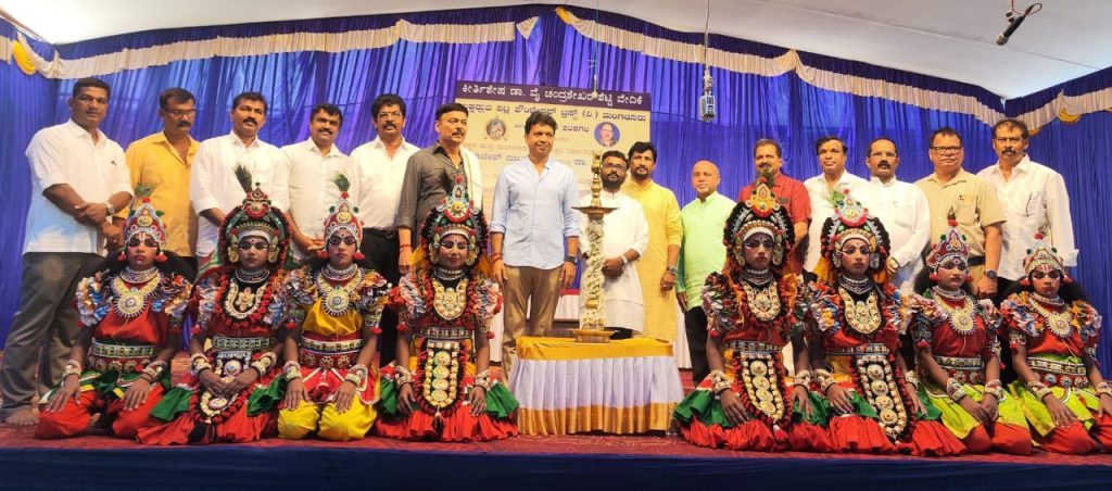 ‘ಯಕ್ಷಧ್ರುವ ವಿದ್ಯಾರ್ಥಿ ಸಮ್ಮಿಲನ’ದಲ್ಲಿ ಮಕ್ಕಳ ಅದ್ಭುತ ಯಕ್ಷಗಾನ ಪ್ರದರ್ಶನ