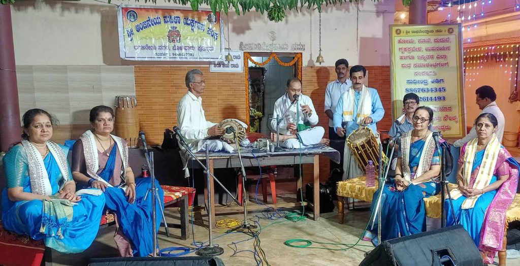 ಕಲ್ಲಮದ ಶ್ರೀ ಗುರು ರಾಘವೇಂದ್ರ ಸ್ವಾಮಿ ಮಠದ ಪ್ರಾಂಗಣದಲ್ಲಿ ತಾಳಮದ್ದಳೆ