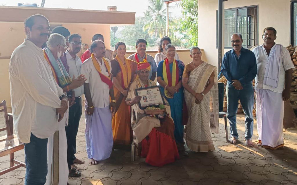 ಸಾಹಿತಿ, ಸಂಶೋಧಕಿ ಡಾ. ಇಂದಿರಾ ಹೆಗ್ಗಡೆ ಅವರೊಂದಿಗೆ ಮಾತುಕತೆ ಸಂವಾದ ಕಾರ್ಯಕ್ರಮ