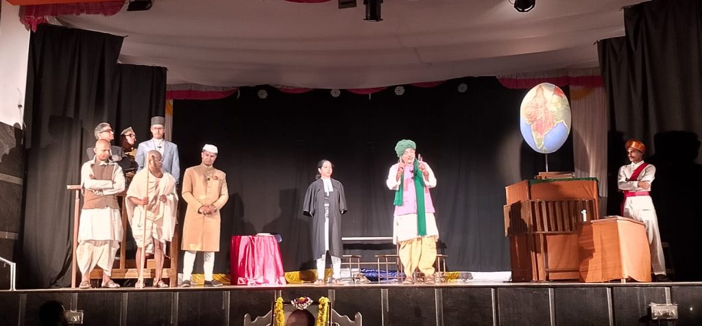 ನಾಟಕ ವಿಮರ್ಶೆ – ‘ಸತ್ಯವನ್ನೇ ಹೇಳುತ್ತೇನೆ’ – ಇದು ಬರಿ ನಾಟಕವಲ್ಲ ಸತ್ಯ ದರ್ಶನ.