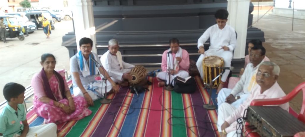 ಪುತ್ತೂರು ಶ್ರೀಮಹಾಲಿಂಗೇಶ್ವರ ದೇವಸ್ಥಾನದ ರಾಜಗೋಪುರದಲ್ಲಿ ತಾಳಮದ್ದಳೆ