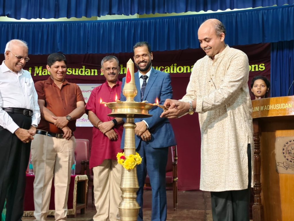 ಅತ್ತಾವರದ ಸರೋಜಿನೀ ಮಧುಸೂದನ ಕುಶೆ ವಿದ್ಯಾಲಯದಲ್ಲಿ ‘ಸಂಸ್ಕೃತೋತ್ಸವ’ ಉದ್ಘಾಟನೆ