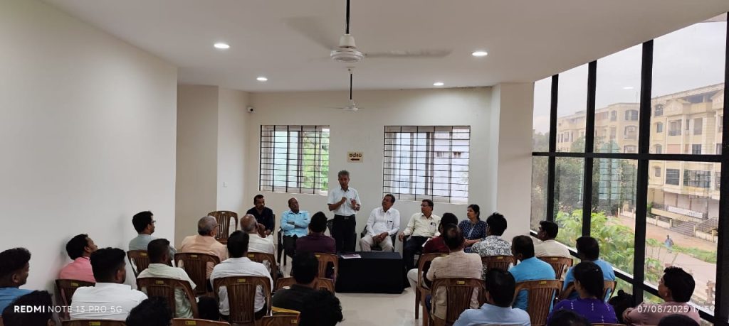 ಉಡುಪಿಯ ಯಕ್ಷಗಾನ ಕಲಾರಂಗದ ಐ.ವೈ.ಸಿ. ಸಭಾಂಗಣದಲ್ಲಿ ಯಕ್ಷಗಾನ ಗುರುಗಳ ಸಭೆ