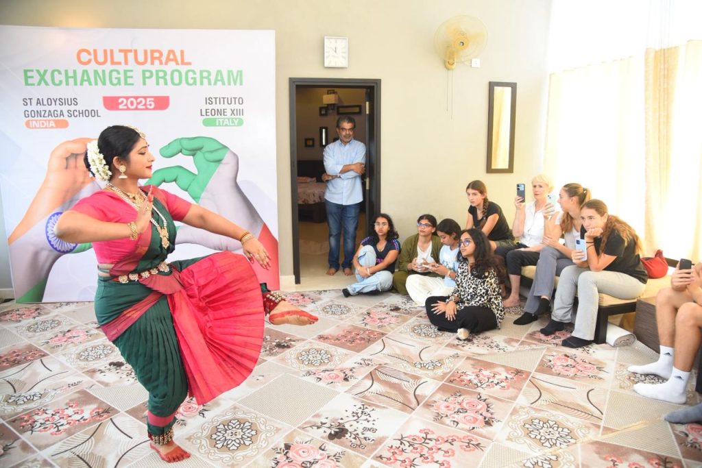 ಸಂತ ಅಲೋಶಿಯಸ್ ಗೊನ್ಝಾಗ ಶಾಲೆಯಲ್ಲಿ ಸಂಸ್ಕೃತಿ ವಿನಿಮಯ ಕಾರ್ಯಕ್ರಮ