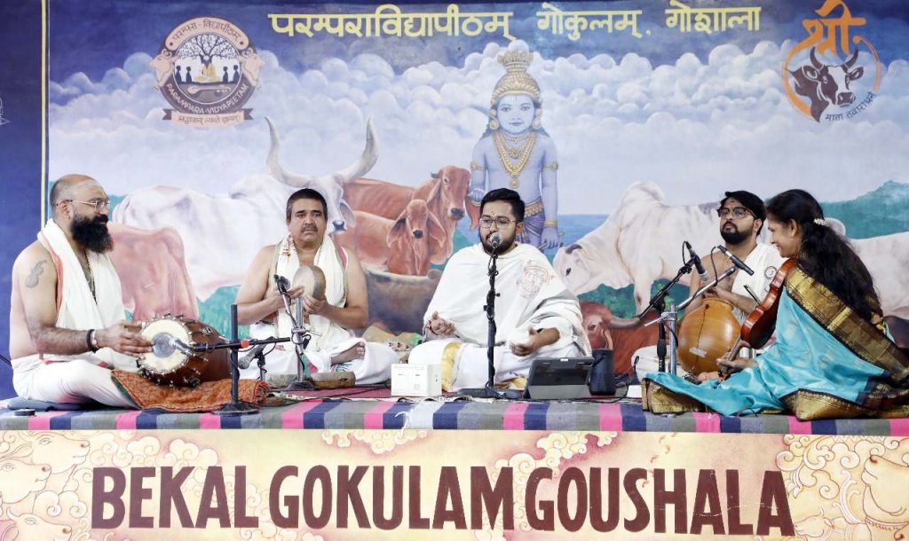 ಗೋಶಾಲೆಯಲ್ಲಿ ‘ವರಾಹ ರೂಪಂ’ ಹಾಡಿನ ಗಾನ ಮಾಧುರ್ಯವನ್ನು ಪ್ರೇಕ್ಷಕರಿಗೆ ಸವಿಸಿದ ಸಾಯಿ ವಿಘ್ನೇಶ್