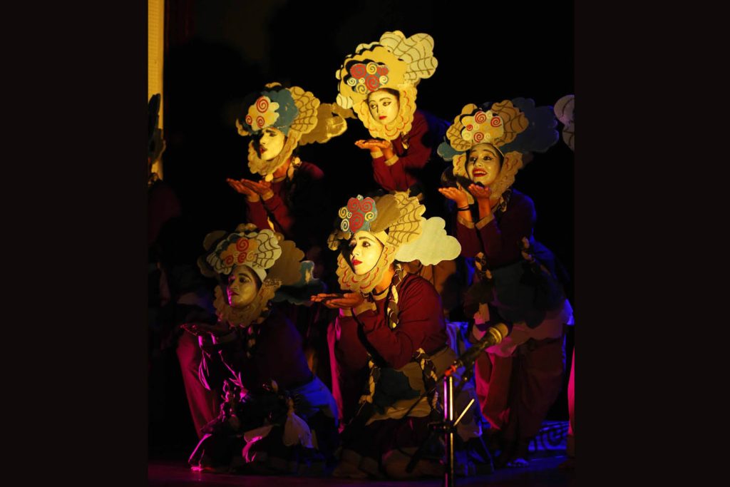 ನಾಟಕ ವಿಮರ್ಶೆ | ತಿಳಿಹಾಸ್ಯದ ಮೂಲಕ ಬಿಂಬಿಸುವ ನಾಟಕ ‘ಅನೂಹ್ಯ’