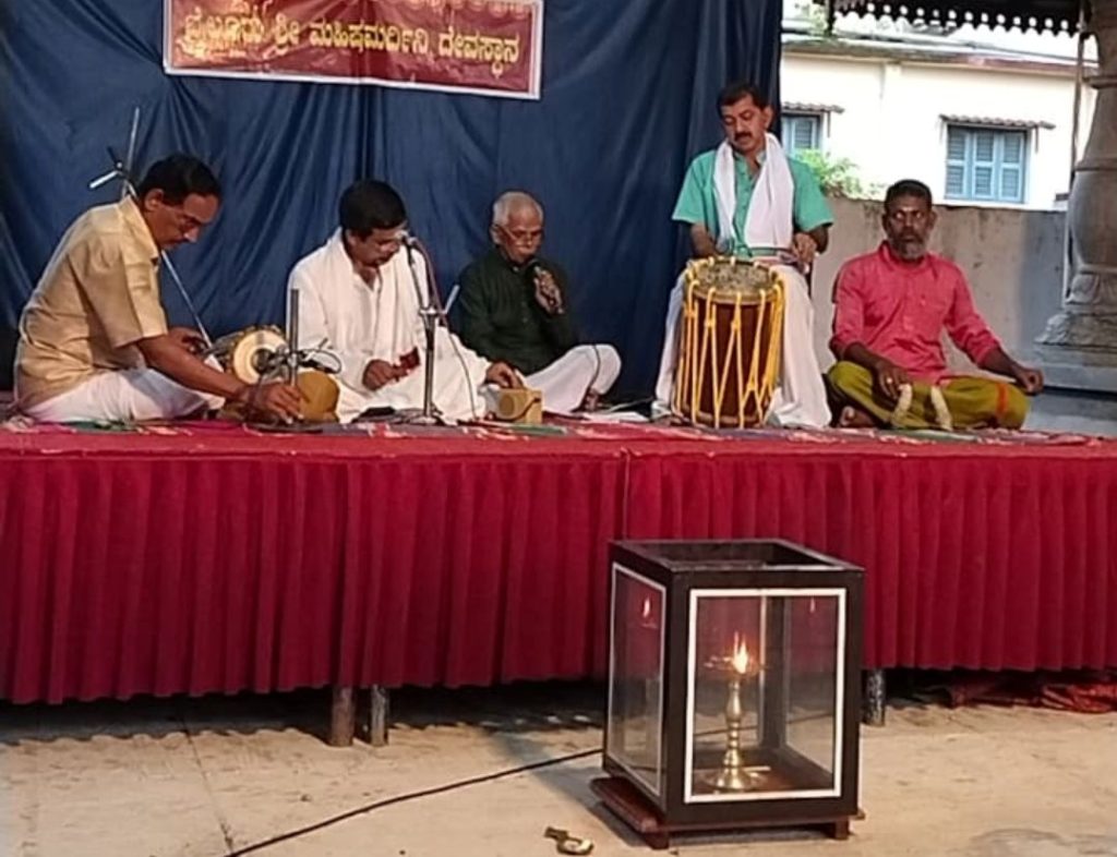 ಬೈಲೂರು ಶ್ರೀ ಮಹಿಷಮರ್ದಿನಿ ದೇವಸ್ಥಾನದ ಸನ್ನಿಧಿಯಲ್ಲಿ ತುಳು ಯಕ್ಷಗಾನ ಸಂಭ್ರಮ