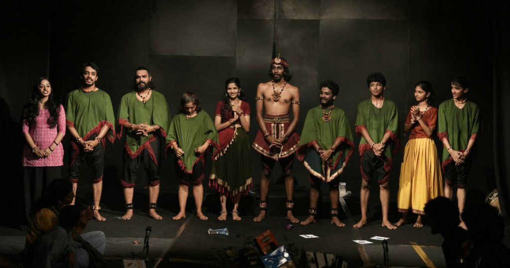 ಪ್ರೇಕ್ಷಕರ ಮನಮುದಗೊಳಿಸಿದ ‘ಮಾರಿಕಾಡು’ ನಾಟಕ ಪ್ರದರ್ಶನ